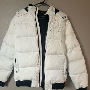 L men’s white Blakely coat with hood